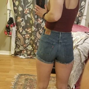 Levi High-waisted Shorts
